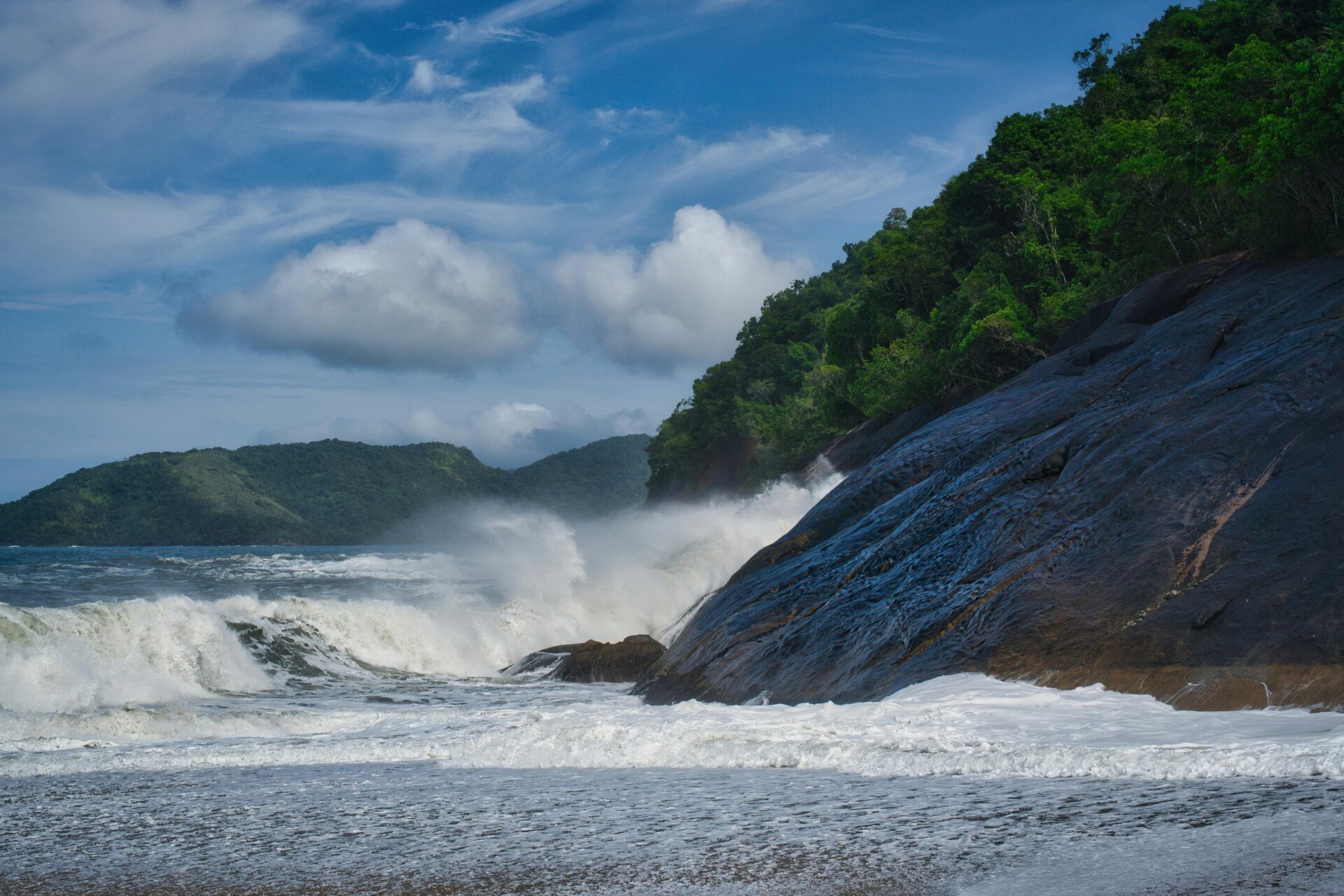 Ubatuba irá cobrar taxa de turistas a partir de Junho 2023