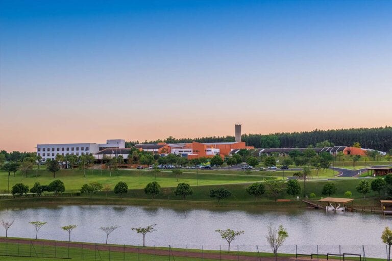 Resort Lins Blue Tree Park, um resort para conhecer