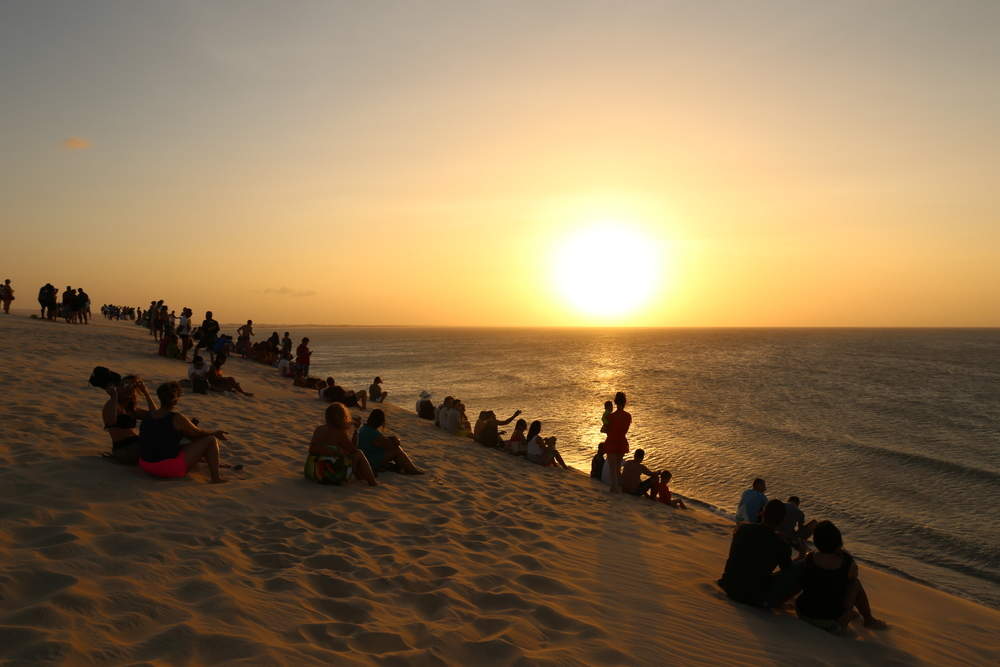 Duna do Pôr do Sol, em Jericoacoara, Ceará. Eleito o melhor entre os pores do sol mais indos do Brasil