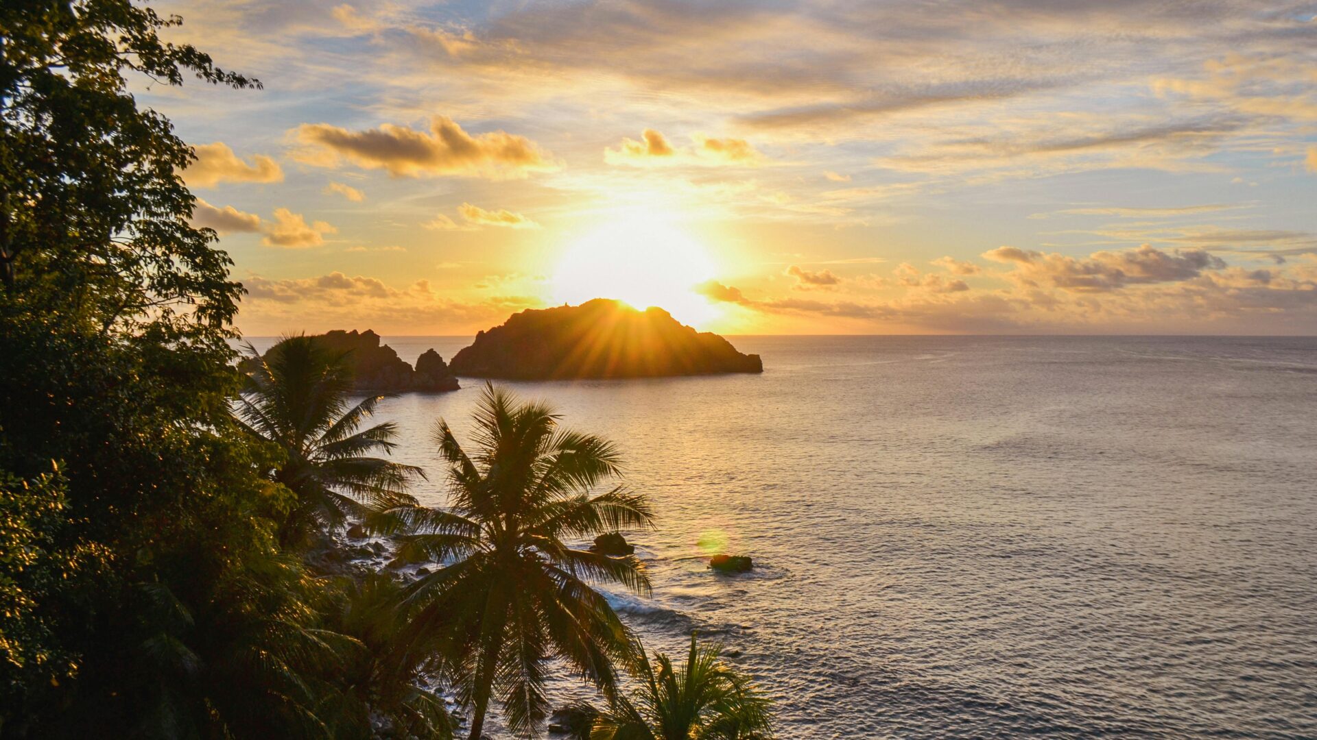 Fernando de Noronha, em Pernambuco - pores do sol mais lindos do Brasil