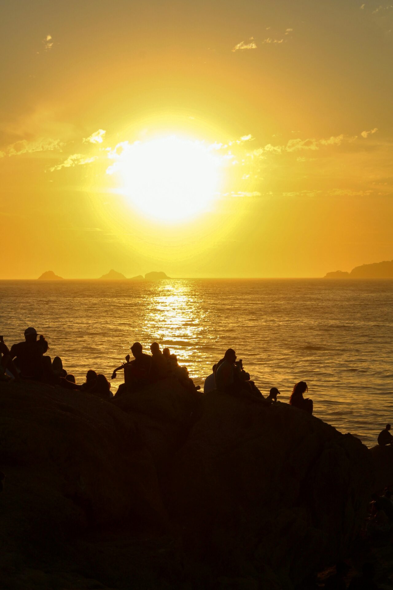 Pedra do Arpoador, no Rio de Janeiro - pores do sol mais lindos do Brasil