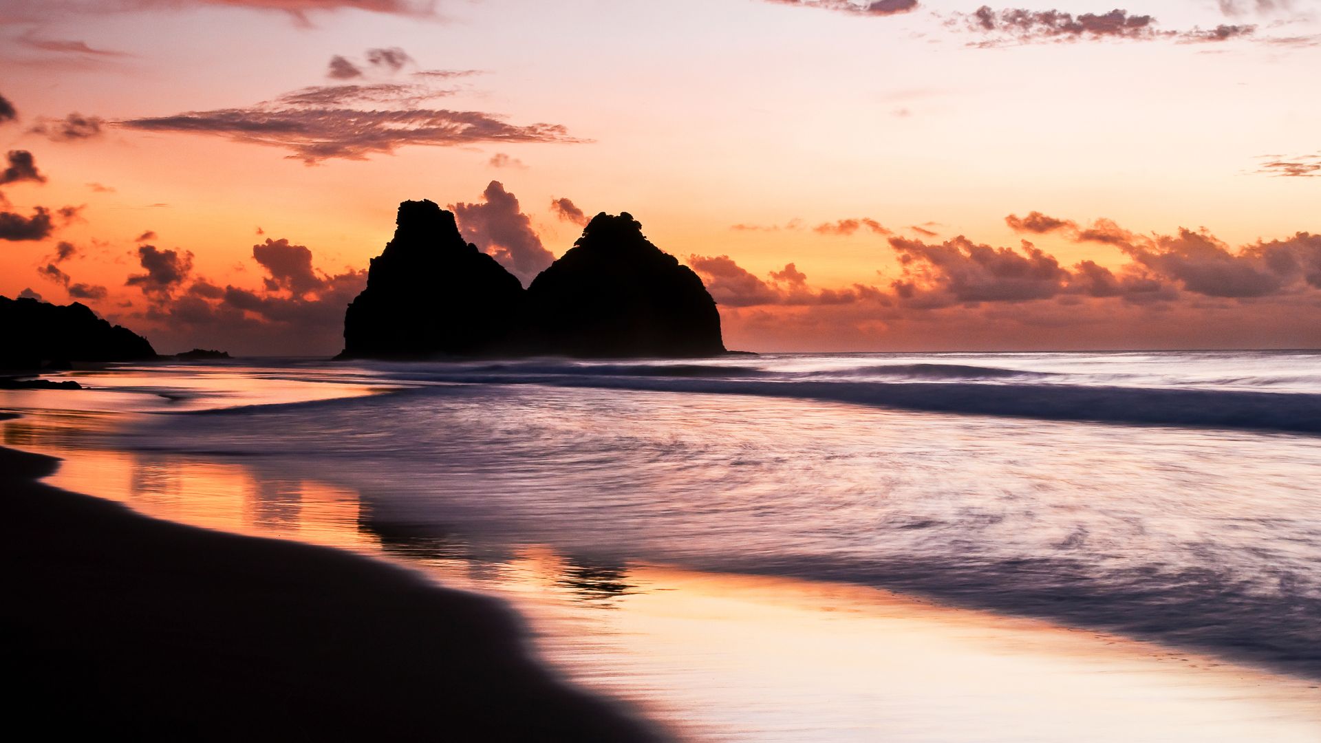 O que fazer em Fernando de Noronha - aproveite para conhecer cada pedacinho desse arquipélago, que é incrível e conta com praias espetaculares