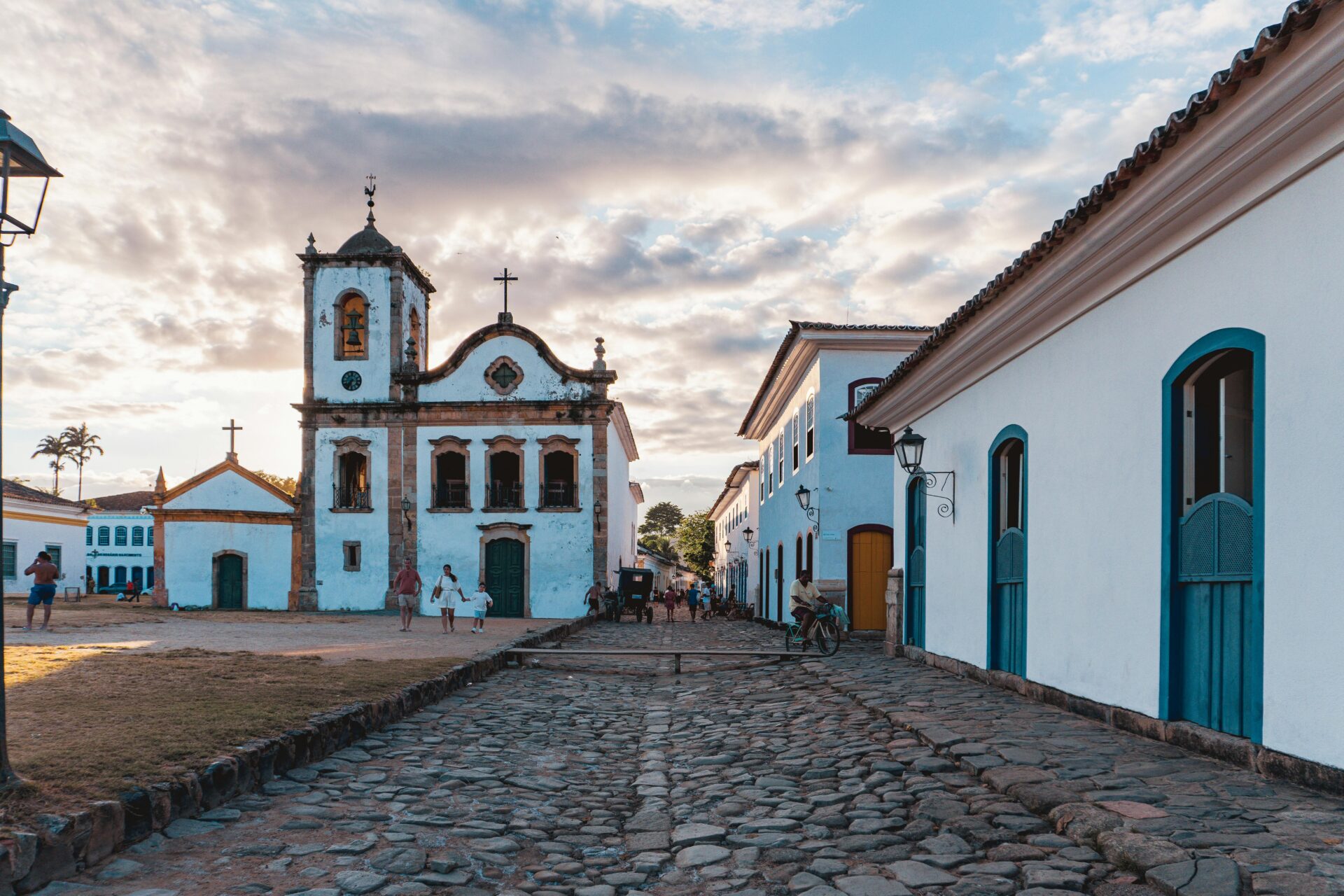 Paraty, uma das cidades lindas no Rio de Janeiro.