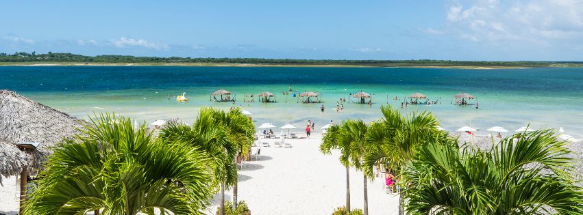 Praia de Jericoacoara, localizada no Ceará, bem próximo de Fortaleza