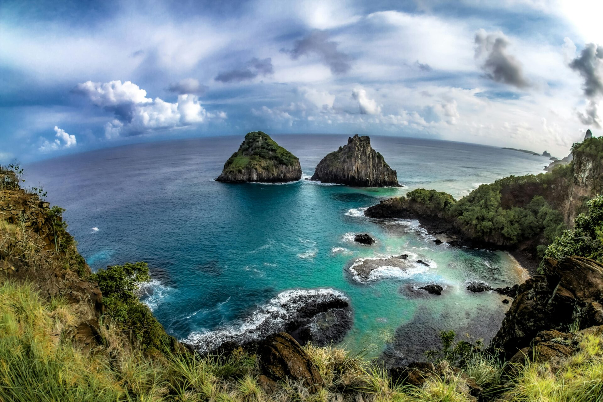 Fernando de Noronha, em Pernambuco - 24 Destinos incríveis para você curtir o verão no Brasil