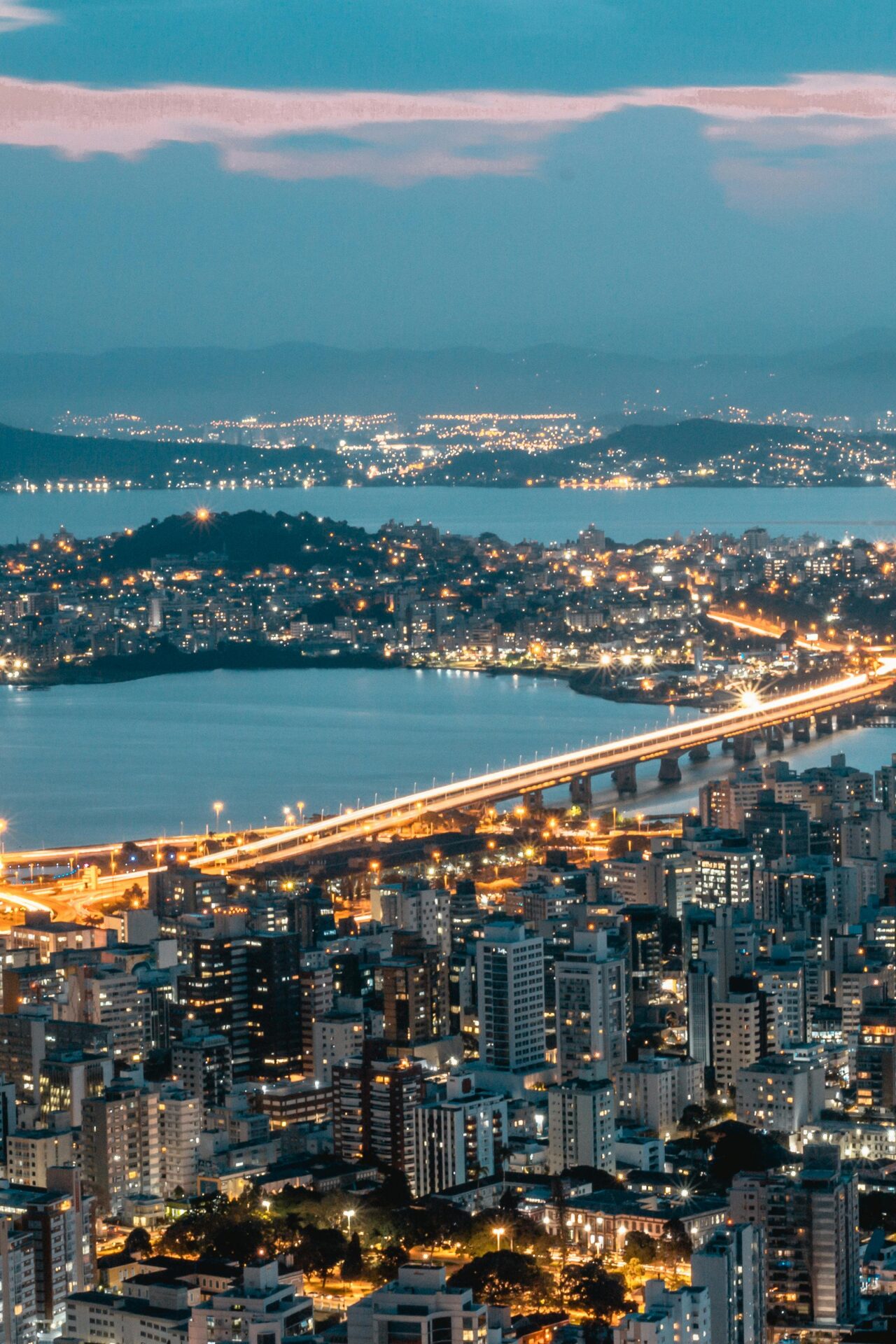 Florianópolis, em Santa Catarina - 24 Destinos incríveis para você curtir o verão no Brasil - aproveite as nossas dicas de viagem.