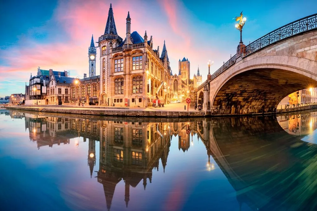 Gante, uma das principais cidades da Bélgica, Europa.