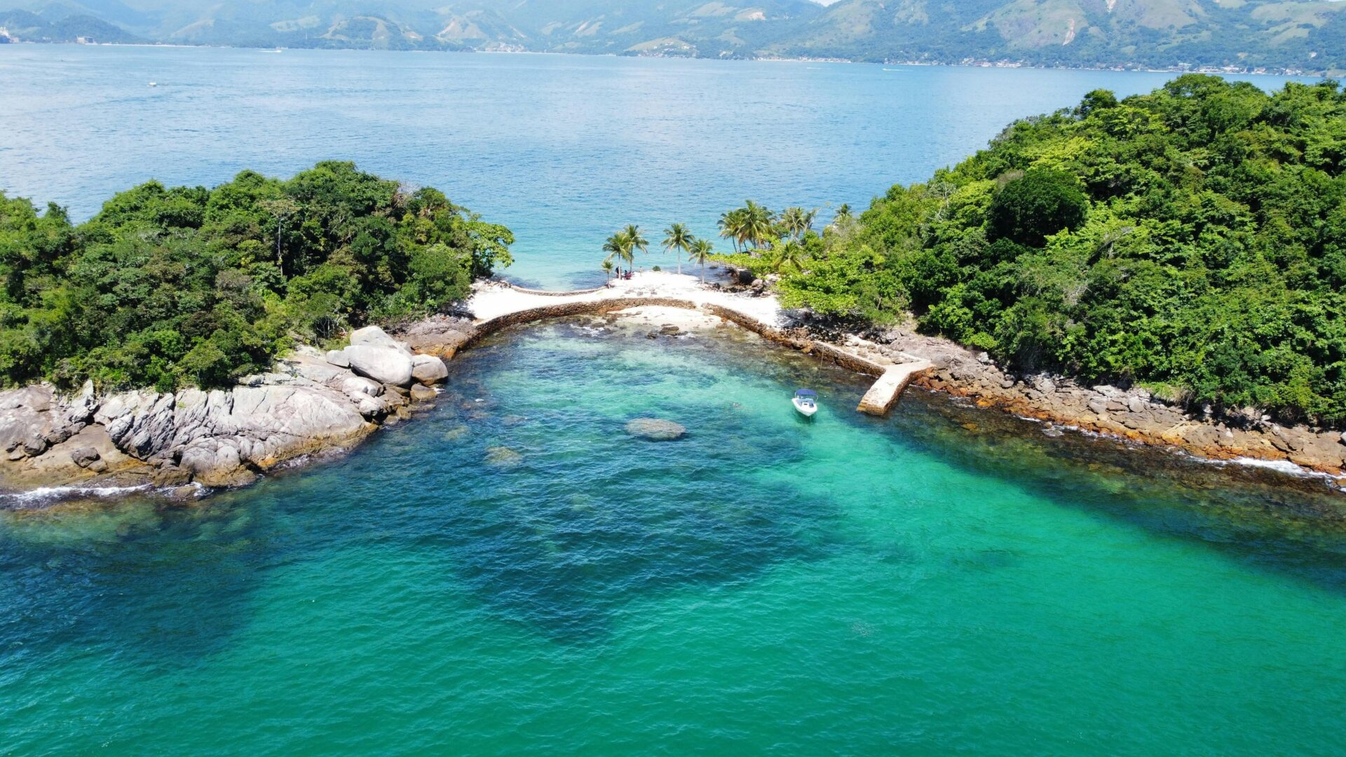 Ilha Grande, no Rio de Janeiro - 24 Destinos incríveis para você curtir o verão no Brasil - Principais destinos de verão do Brasil.
