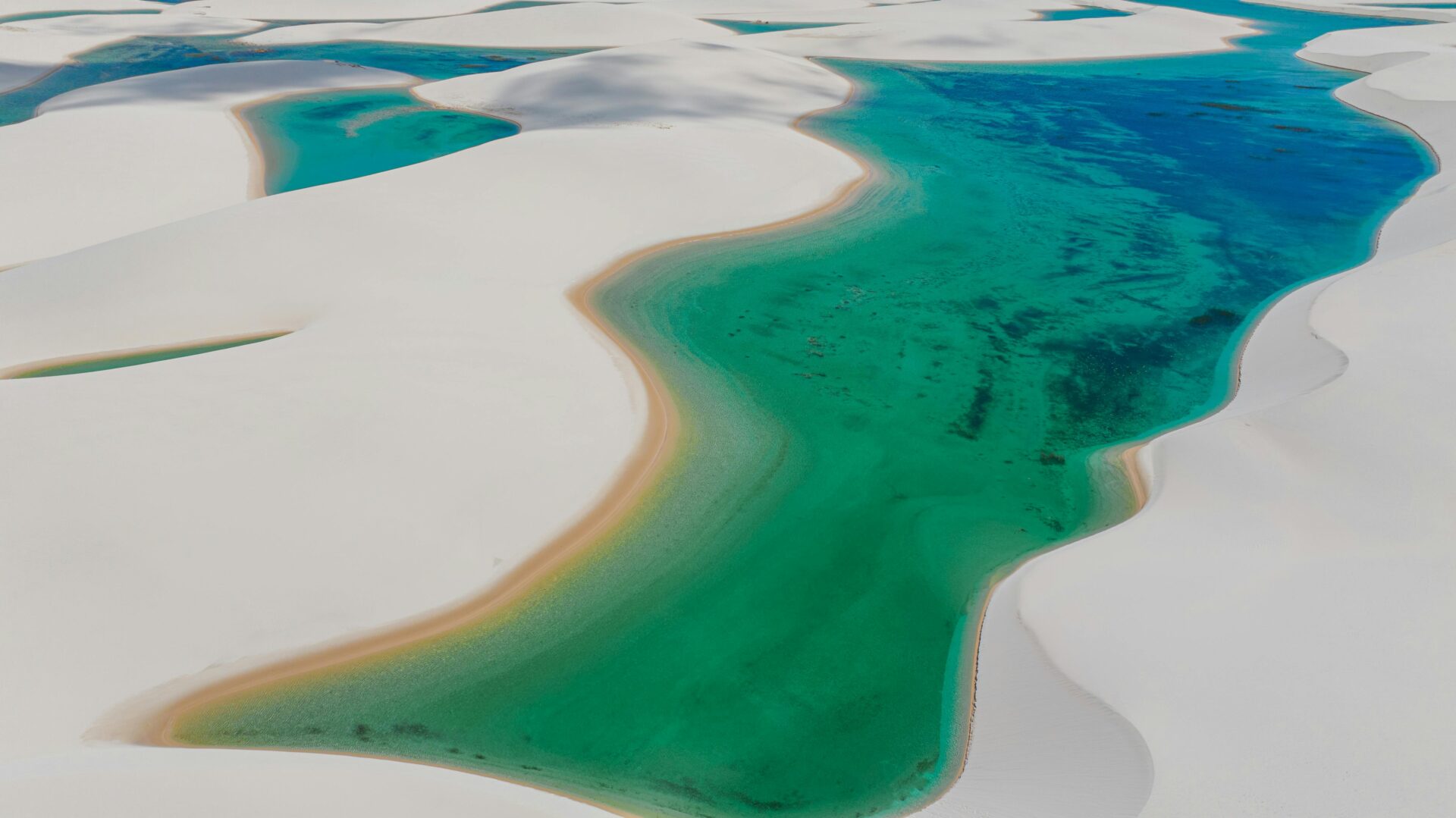 Lençóis Maranhenses, no Maranhão - 24 Destinos incríveis para você curtir o verão no Brasil: destinos incríveis no Brasil.