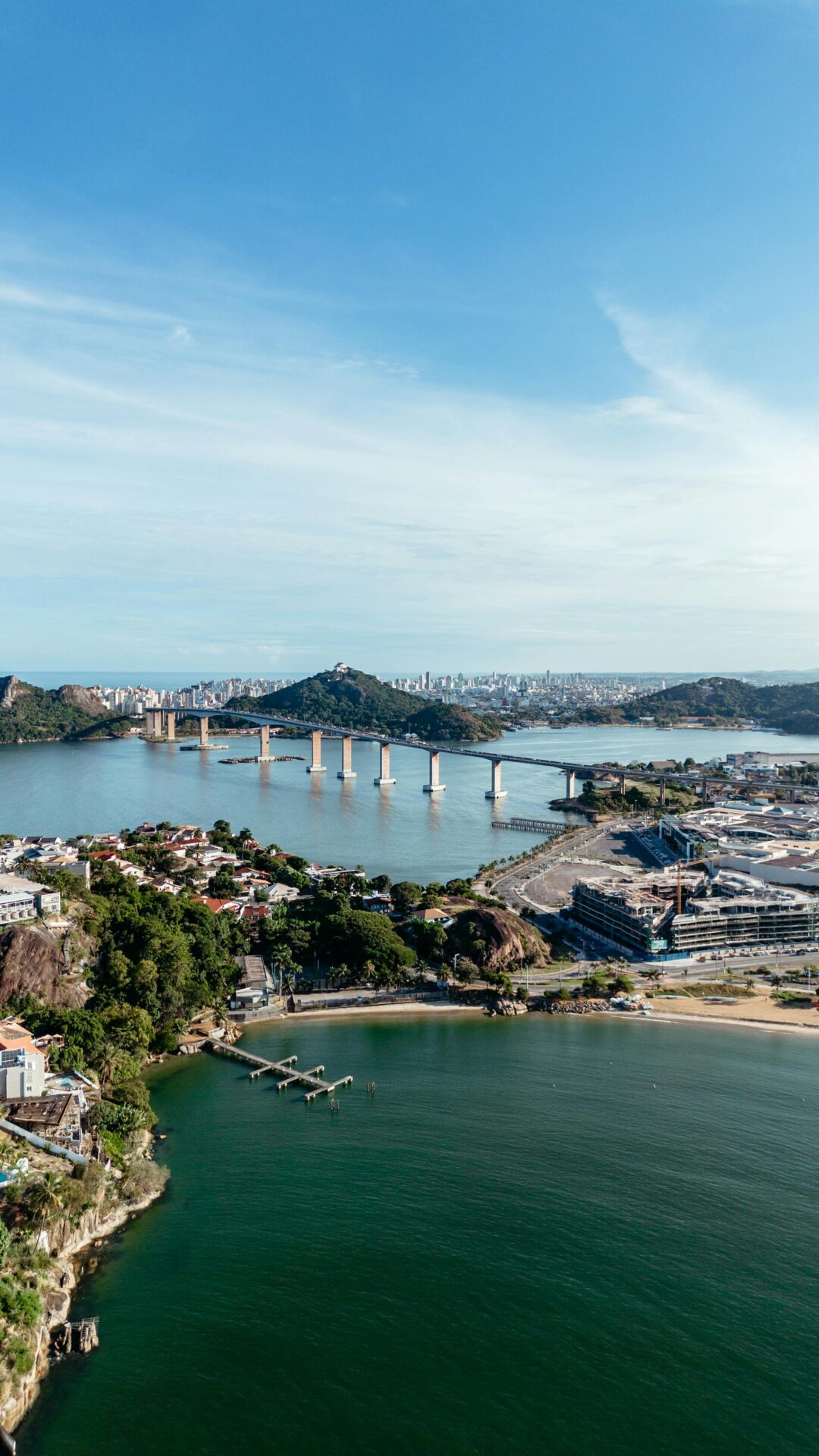 Onde comer em Vitória? Se você gosta de peixes e frutos do mar, não deixe de experimentar a moqueca capixaba