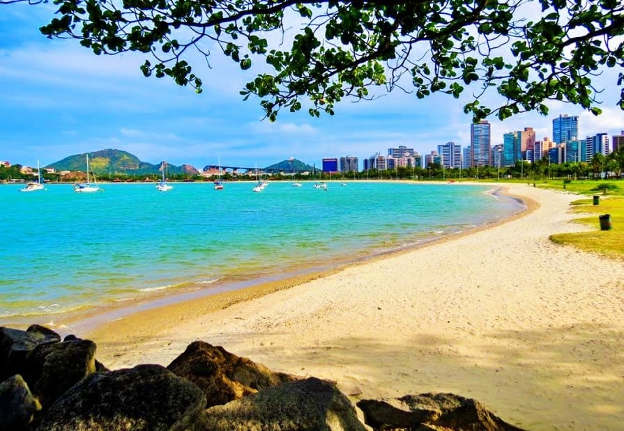 Praia de Guarderia - com mar calmo e de águas maravilhosas