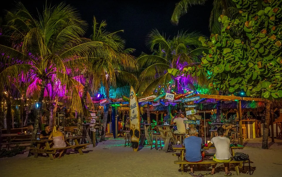 Para quem quer aquele jantar podendo curtir à vista para o mar (que é maravilhoso), tem várias opções de restaurantes. Mais uma opção de onde comer em Curaçao 