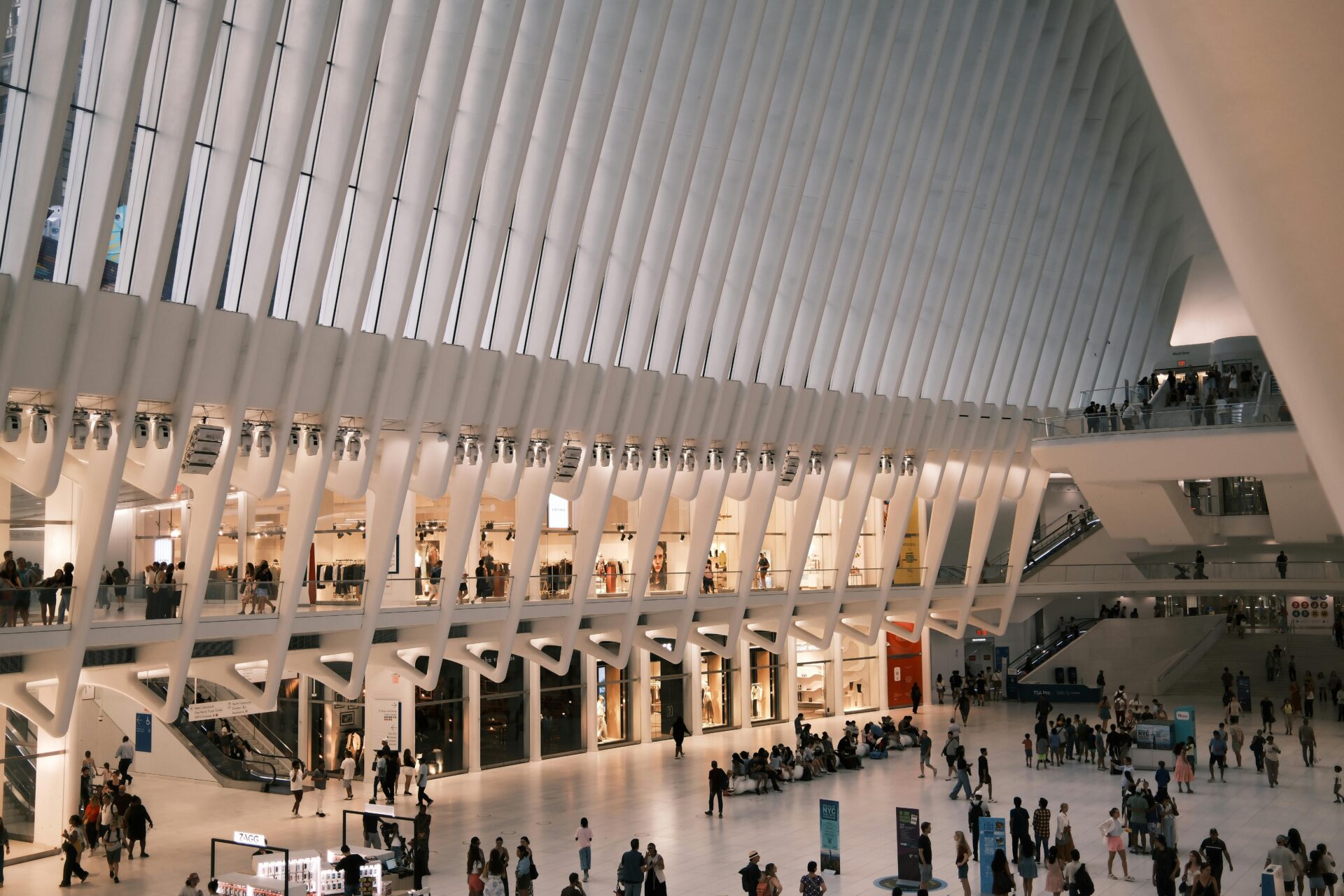 Estação de trem The Oculus - passeios imperdíveis em Nova York