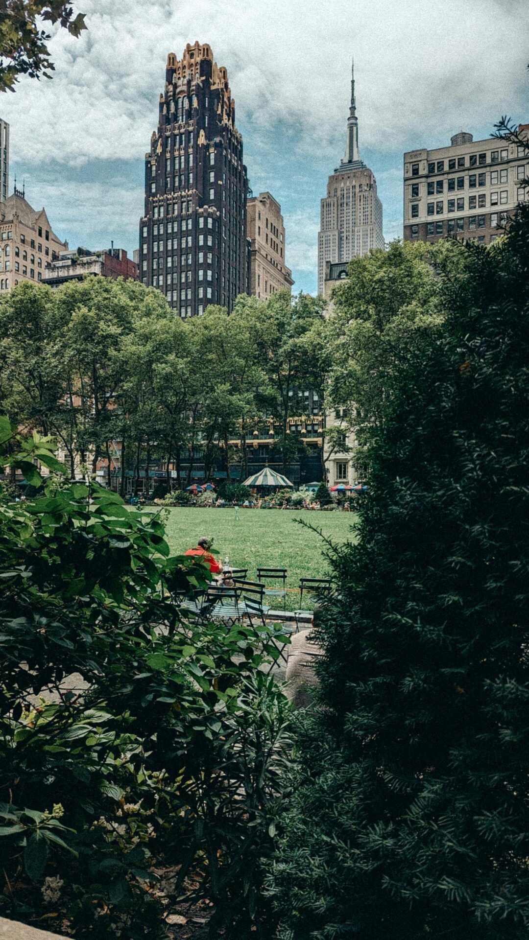 Relaxar no Bryant Park - passeios imperdíveis em Nova York (passeios imperdíveis em Nova York)