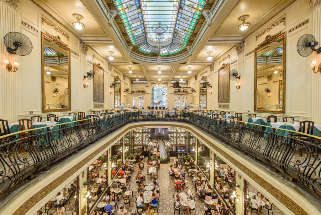 Confeitaria Colombo - onde comer no Rio de Janeiro: uma das confeitarias mais visitadas do Rio de Janeiro