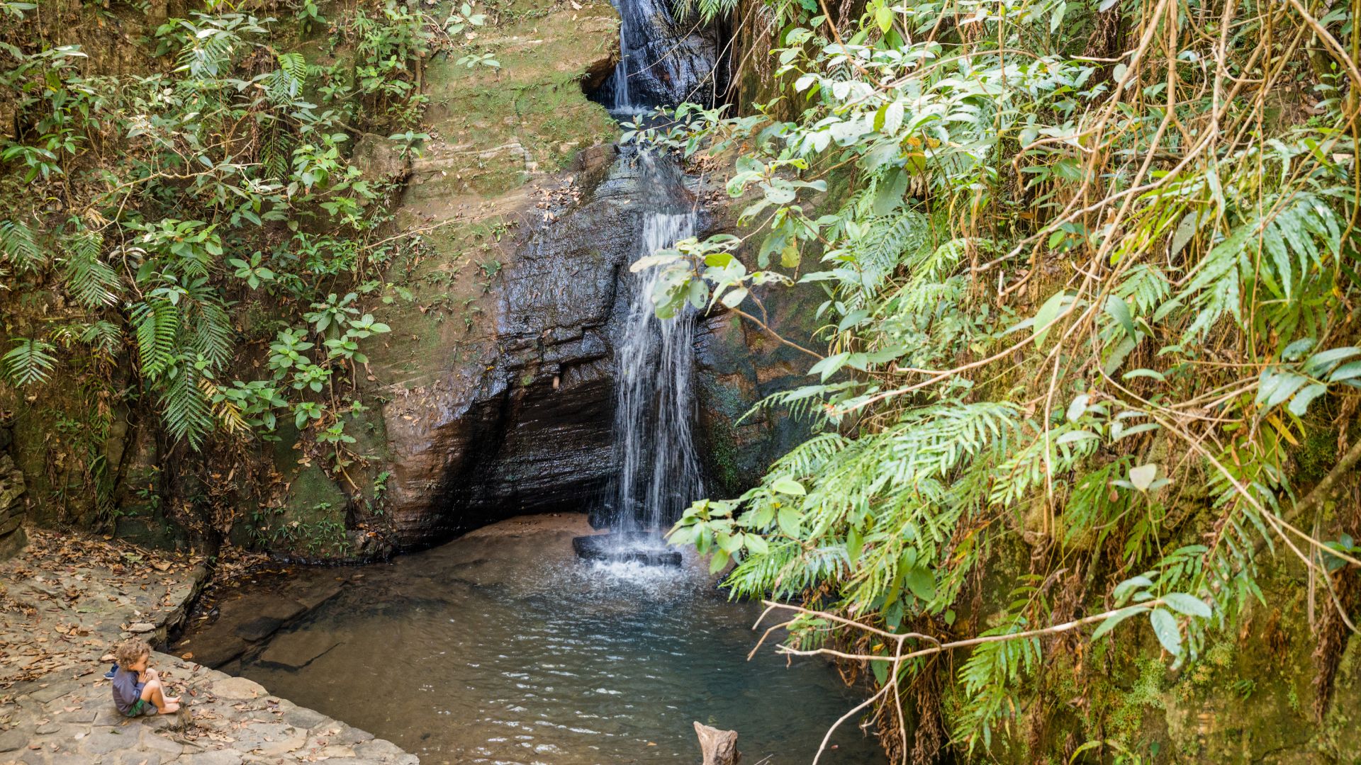 O que fazer em Pirenópolis? Uma das atrações imperdíveis são as maravilhosas cachoeiras.