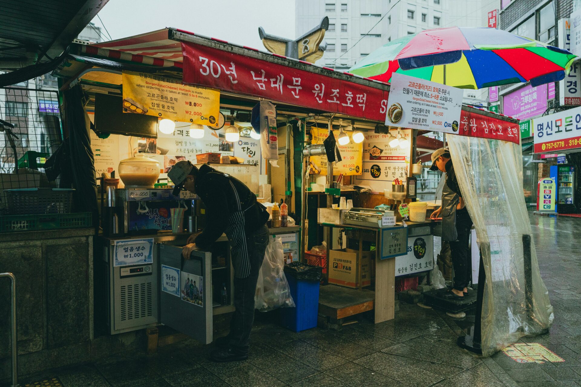 Onde comer em Seul? Vem saber quais lugares são altamente recomendáveis para você explorar a culinária coreana e experimentar os sabores e tipos de pratos locais