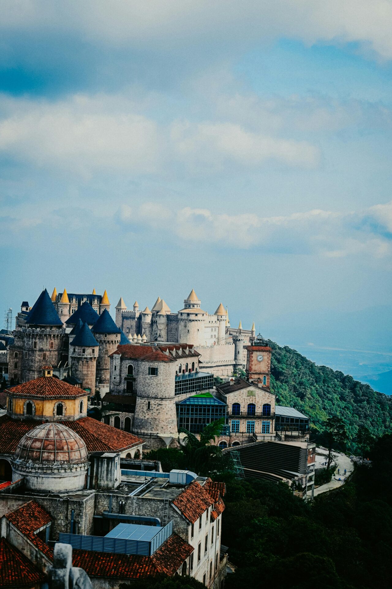 Resort Ba Na Hills, no Vietña - as 36 atrações turísticas mais icônicas de cada país