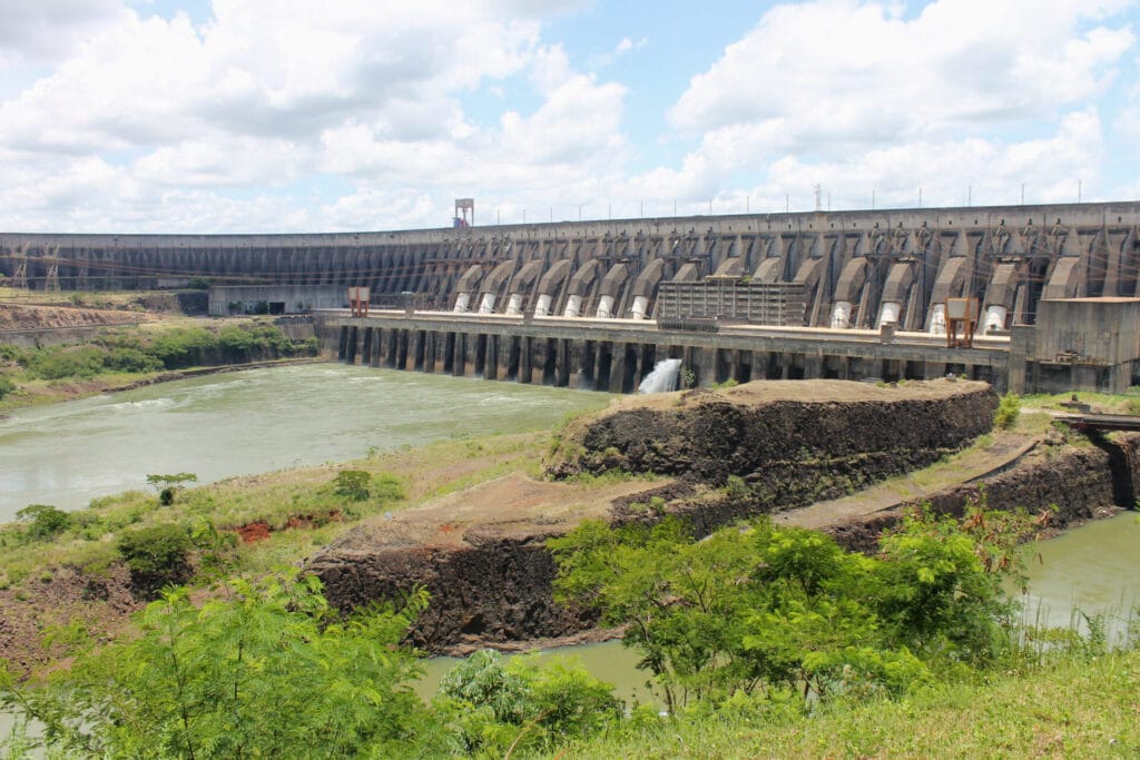 O que fazer em Foz do Iguaçu - na foto, a Represa de Foz.