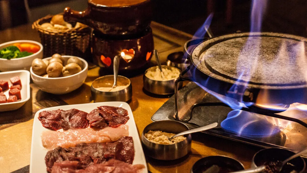 Onde comer em Gramado - sequência de uma experiência de fondue em Gramado, uma delícia.