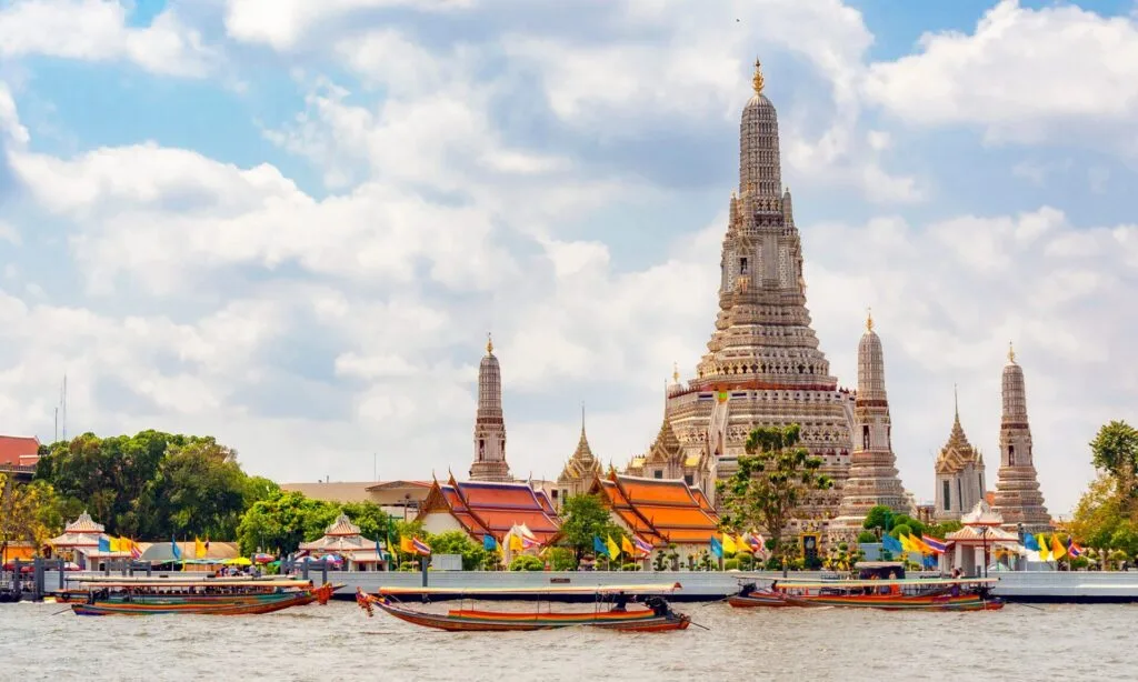 Guia de Bangkok - conheça essa deslumbrante cidade tailandesa e se encante com suas belezas naturais e tradições.