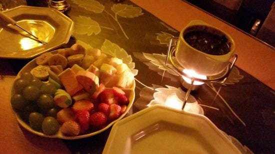 Onde comer em Serra Negra - na foto, uma experiência de fondue em Serra Negra, no estado de São Paulo, Brasil - onde comer em Serra Negra.