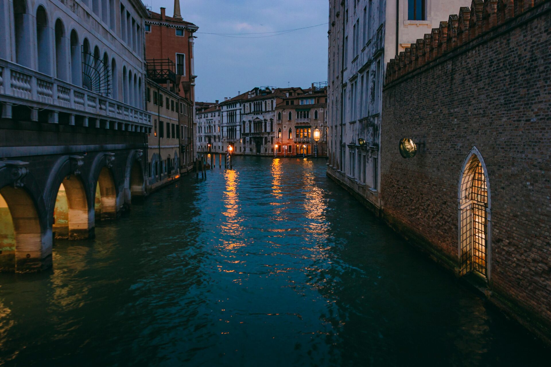 Veneza: Romance nos Canais da Cidade das Águas