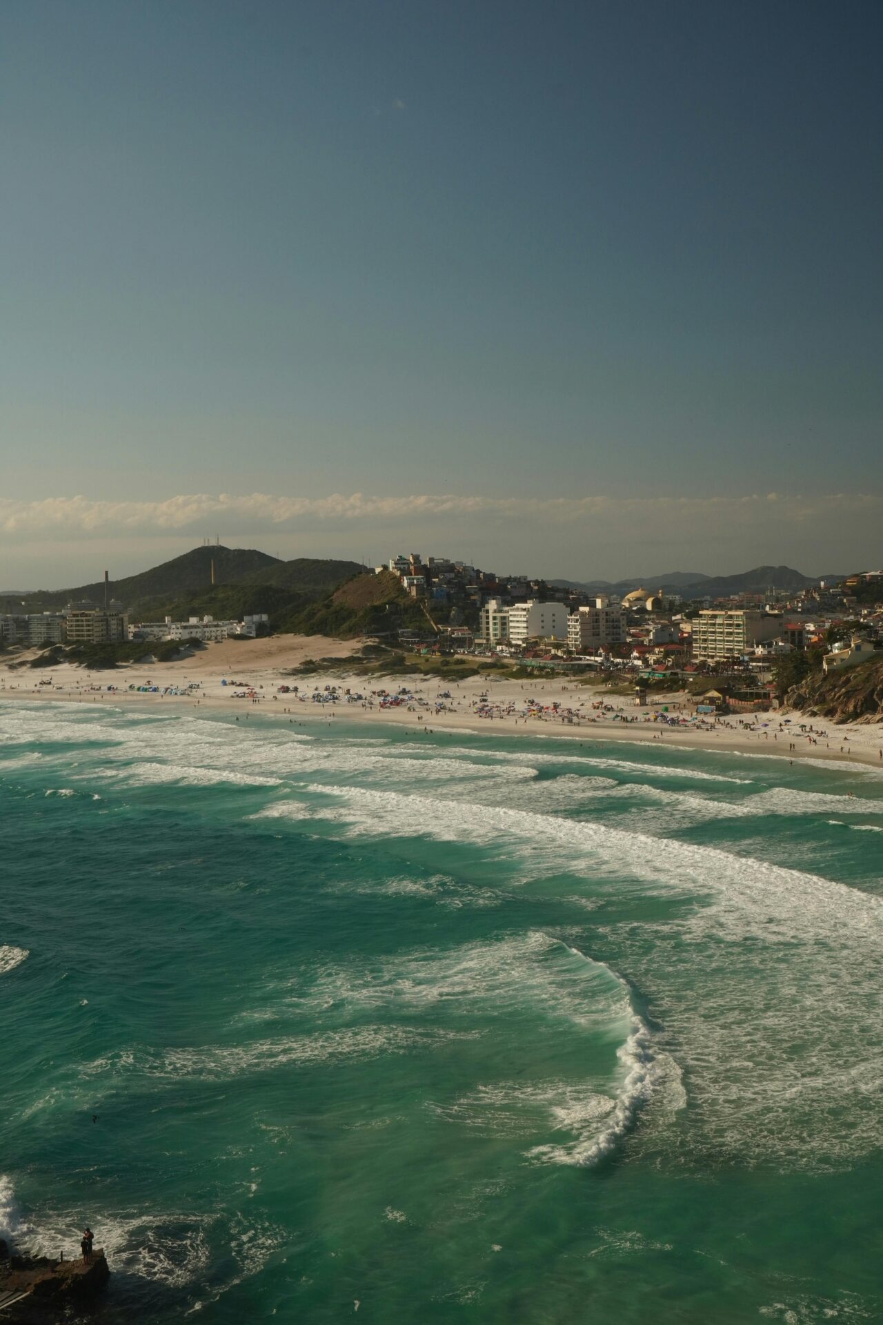 Aproveite o roteiro Rio de Janeiro e conheça essas três cidades brasileiras encantadoras, com praias paradisíacas e diversas atrações turísticas.