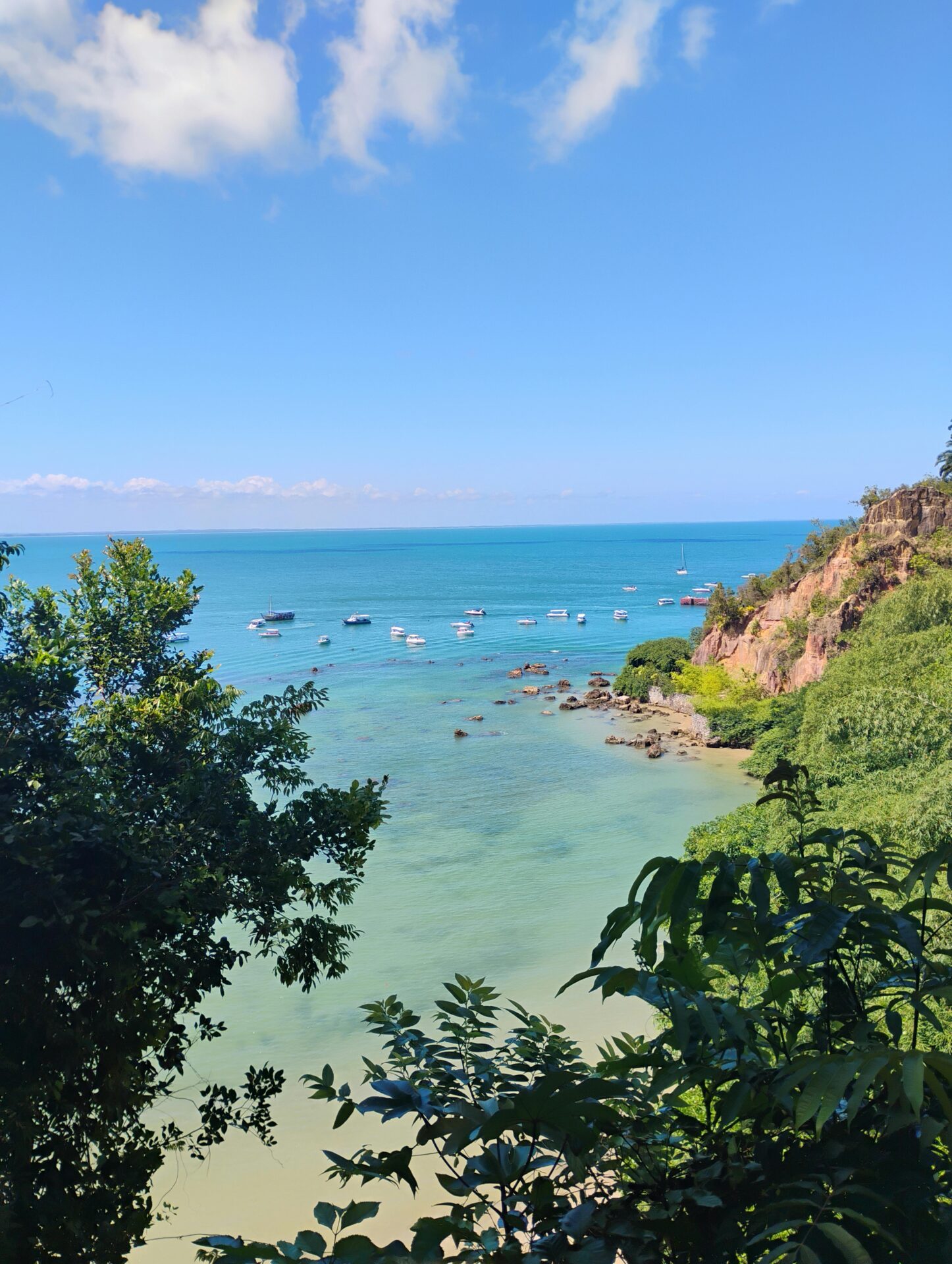 Um dos melhores destinos no Nordeste para conhecer: Morro de São Paulo, na Bahia. Leia nosso artigo: lugares para viajar no Nordeste barato.