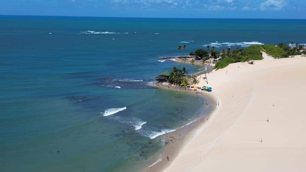 Natal, no Rio Grande do Norte, um dos melhores lugares para viajar no Nordeste barato. Natal é um dos principais destinos no Nordeste.