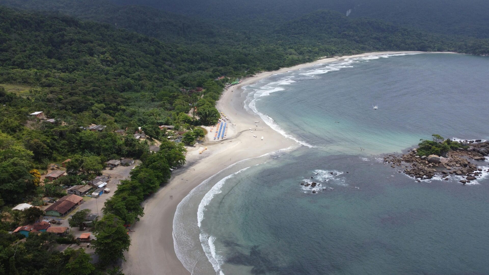 Praia de Castelhanos, uma das melhores praias para viajar