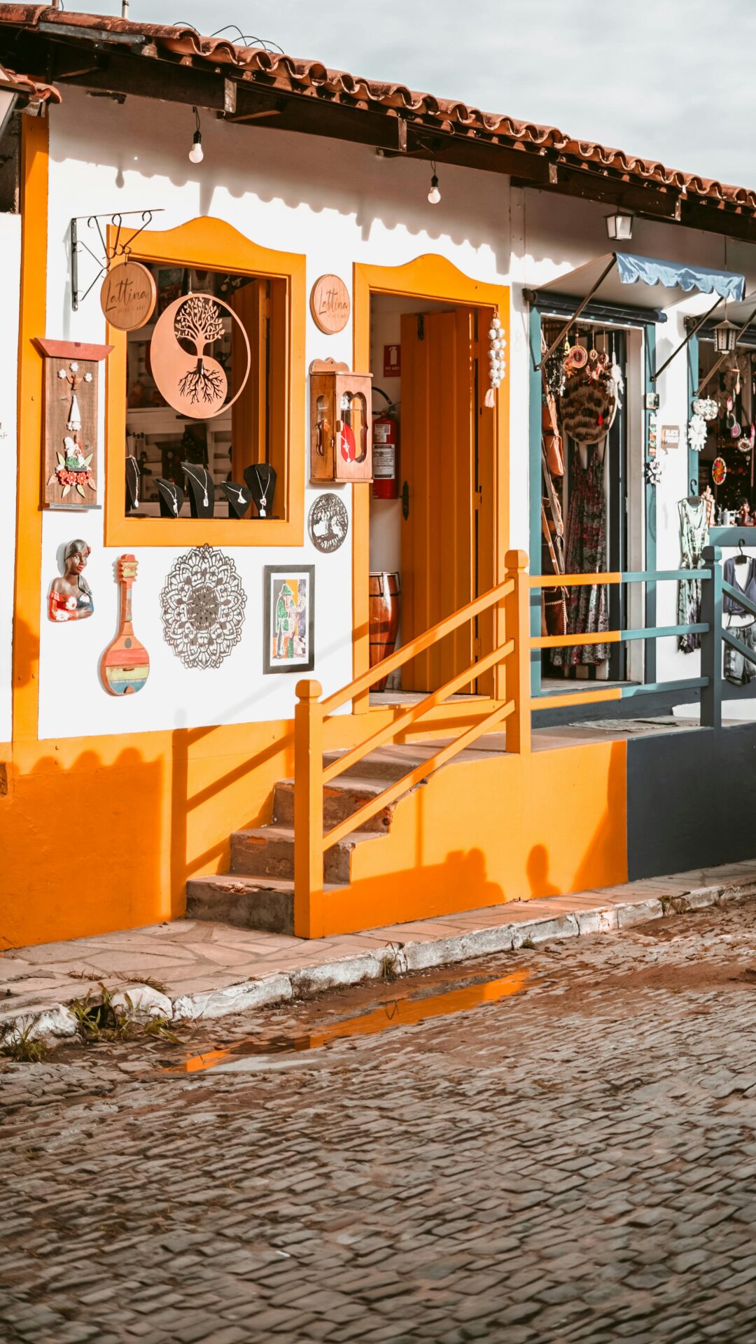Embu das Artes, um dos melhores lugares para viajar em SP. Aproveite as nossas dicas: destinos para passar o final de semana.
