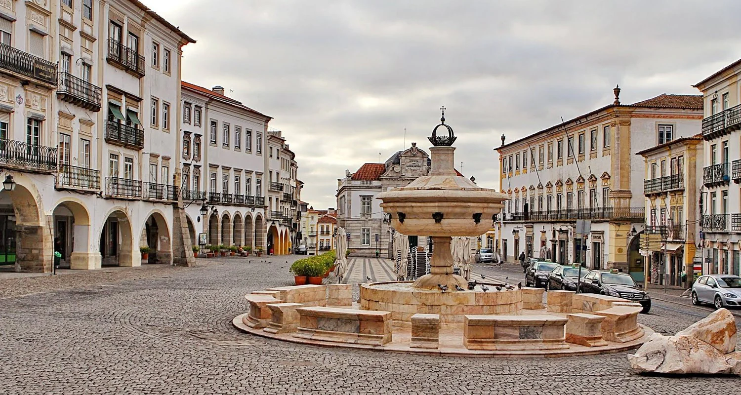 Évora