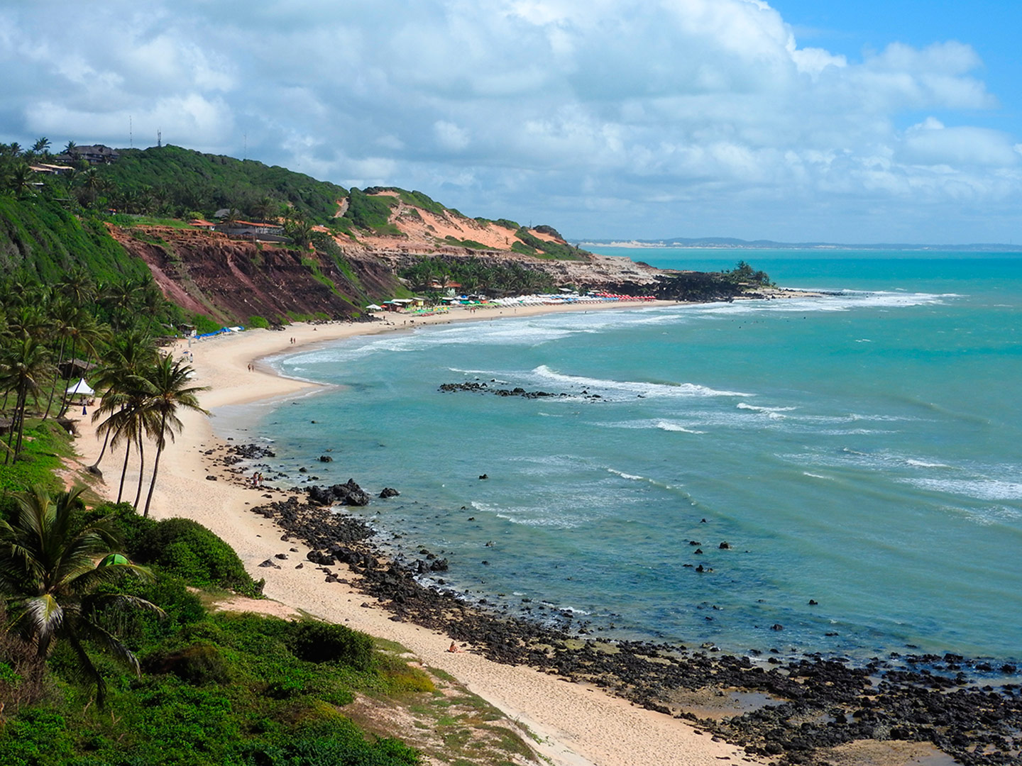Pipa: O Paraíso dos Surfistas e Amantes da Natureza