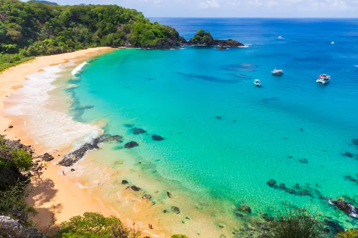 Praia de Baía do Sancho, Brasil