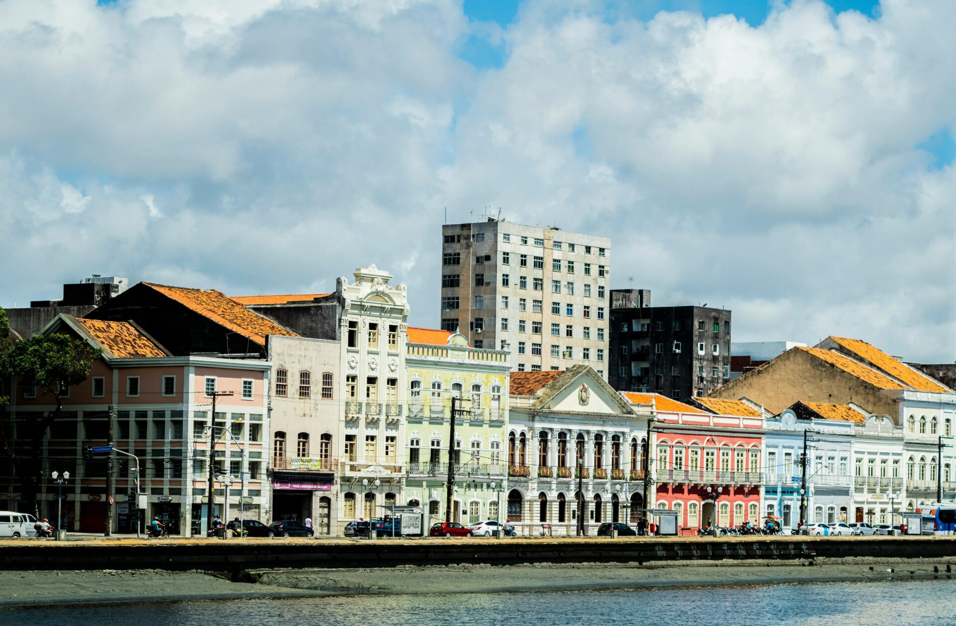Passagem para Recife: ida e volta por R$ 938