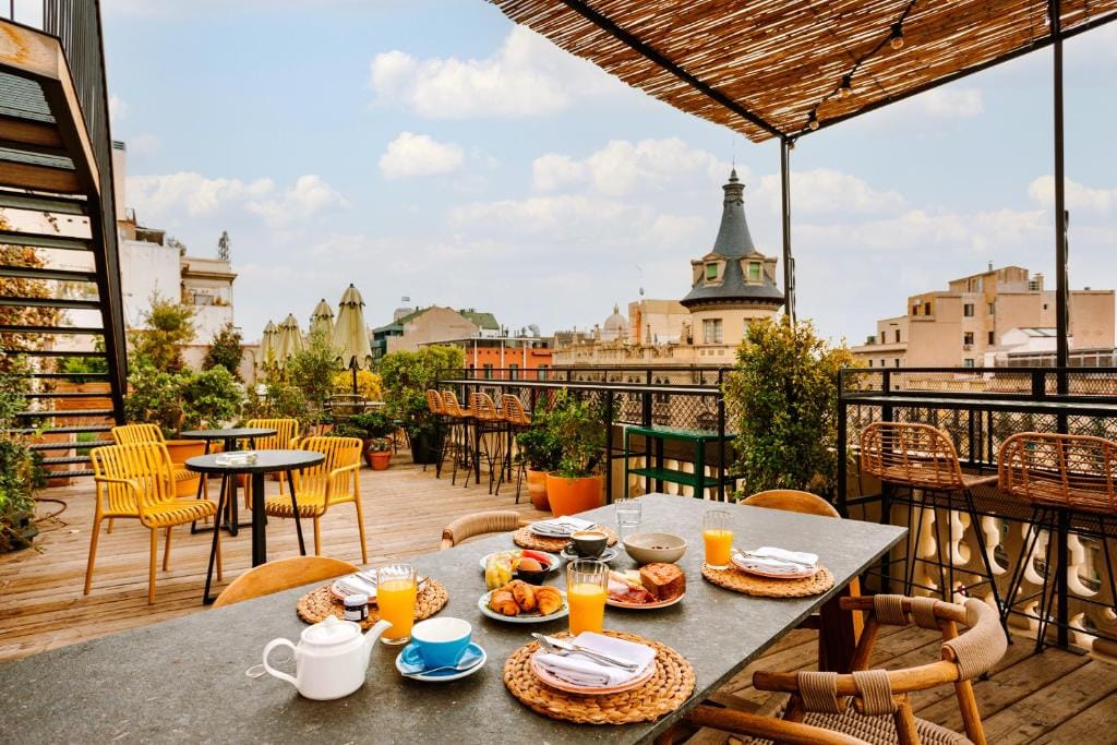 Onde ficar em Barcelona - na foto, o Hotel Sonder Casa Luz, onde ficar em Barcelona.