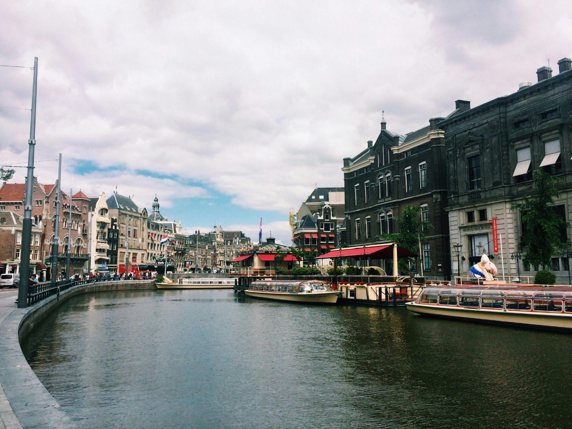 Como chegar a Amsterdã: saiba quais as melhores formas de como chegar a Amsterdã, capital da Holanda.