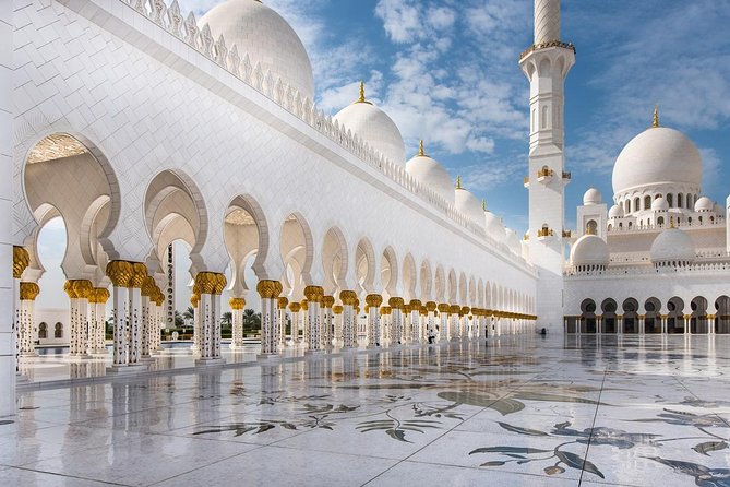 O que fazer em Dubai - na foto, um dos principais pontos turísticos de Dubai: a Mesquita Jumeirah - o que fazer em Dubai.