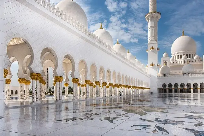 O que fazer em Dubai - na foto, um dos principais pontos turísticos de Dubai: a Mesquita Jumeirah - o que fazer em Dubai.