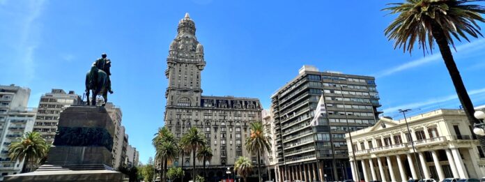 voo ida e volta para montevideo