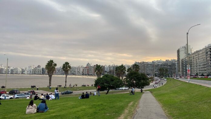 voo ida e volta buenos aires e montevideo