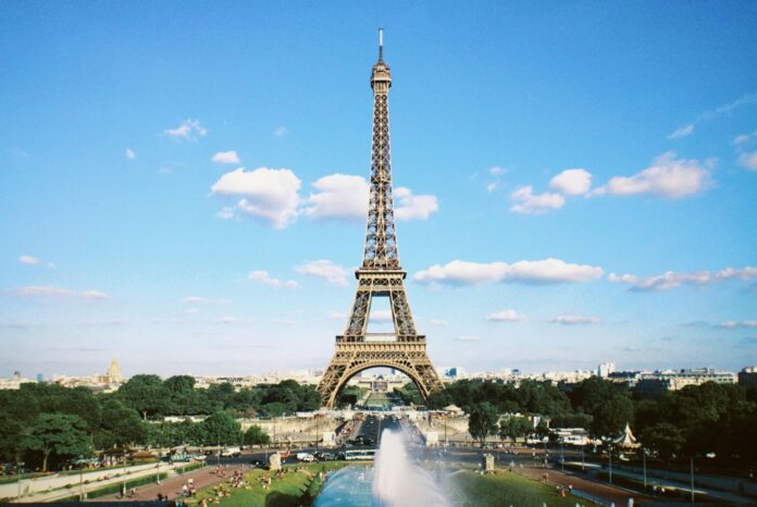 pacote para paris frança